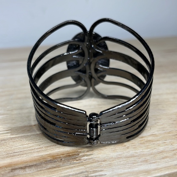 Cuff Bracelet - Picture 3 of 9